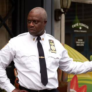 Imagem de 8 melhores momentos de Capitão Holt em Brooklyn Nine-Nine