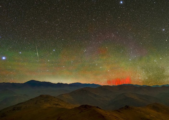 Imagem de sprites vermelhos obtida em 2022 no Observatório La Silla do Observatório Europeu do Sul (ESO), no Chile.