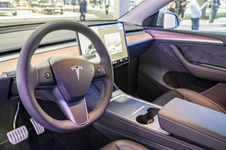 Será que é possível carros Tesla serem hackeados massivamente?
