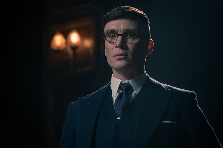 Segundo a Bloomberg, a Netflix planeja dar sequência ao universo de Peaky Blinders através de mais duas séries.