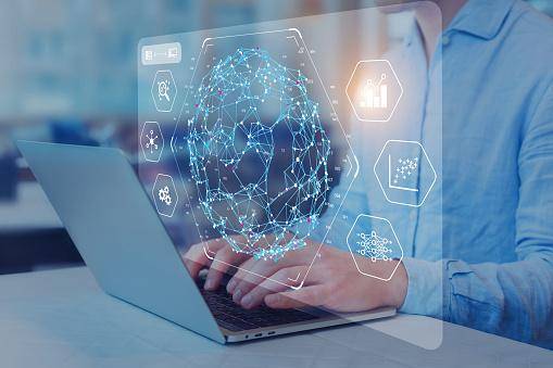 O IBM Watson Analytics usa machine learning para compreender grandes volumes de dados e entregar insights