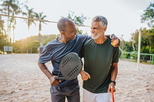 Idosos e exercícios: uma relação necessária.