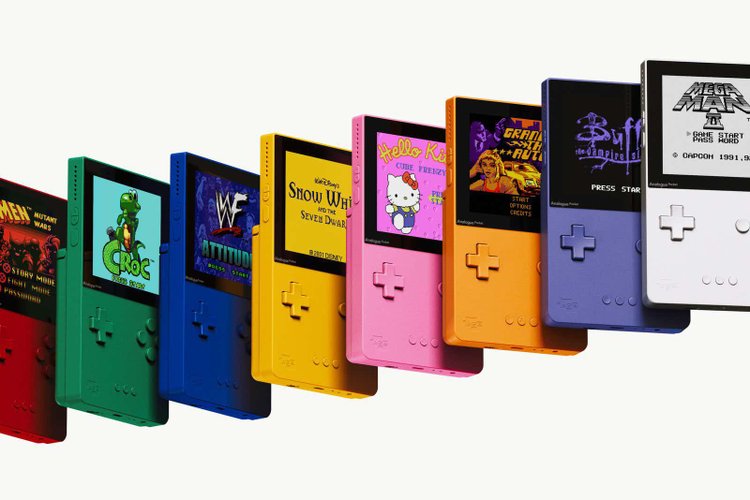 Em novembro de 2023, o portátil recebeu cores clássicas do Game Boy Advance e do GBP.