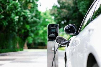 Setor de carros elétricos deve movimentar ainda mais a indústria automobilística pelos próximos anos.