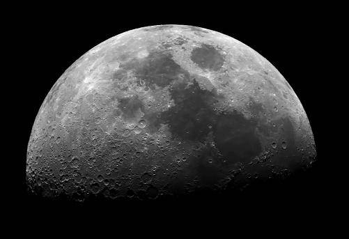 A descoberta do alto teor de titânio nas rochas lunares, pode deixar os cientistas mais próximos de desvendar os mistérios da geologia lunar.