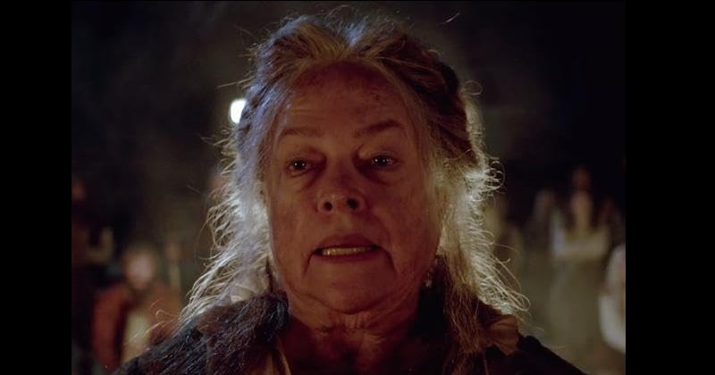 Kathy Bates como a Açougueira. (Fonte: IMDb/Reprodução)