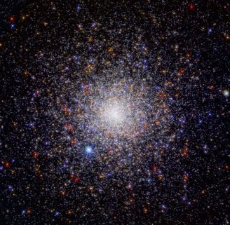 The image shows the star cluster NGC 1851.
