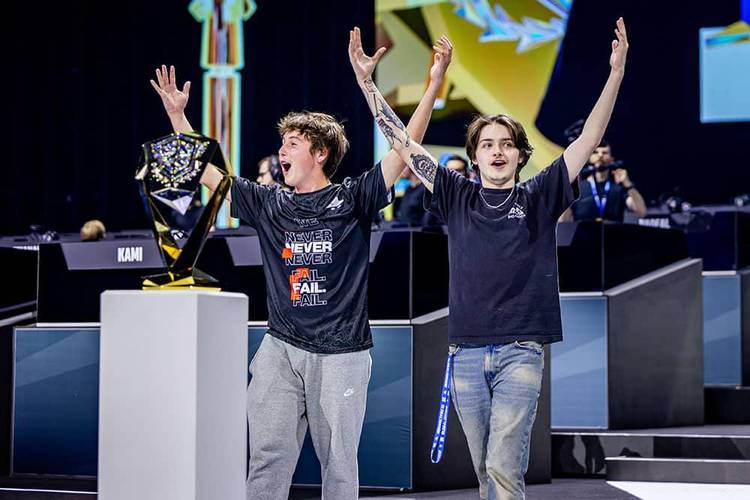 A dupla Cooper e Mero são campeões da Fortnite Championship Series de 2023, levando para casa com US$ 1 milhão (cerca de R$ 5 milhões).