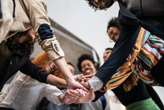 Nada do que compartilhar uma frase motivacional para enfrentar a semana! (Fonte: GettyImages)