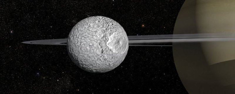 Mimas (imagem), ficou conhecida como 'Estrela da Morte' por conta de uma cratera característica que fornece sua aparência.