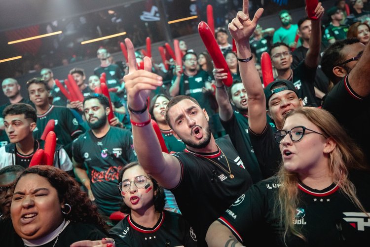 Calendário agitado: Fase de Pontos e Playoffs do CBLOL 2024 prometem muita emoção até abril.