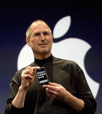 Jobs sempre se mostrou contra a presença de apps adultos no iPhone (Imagem: Getty Images)