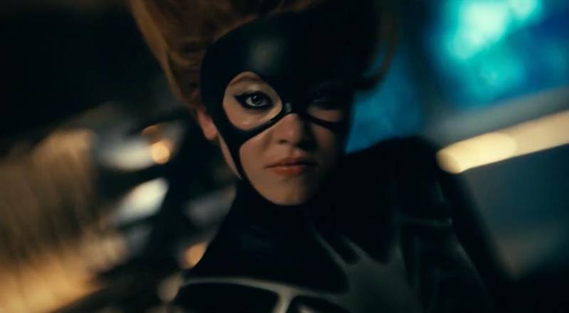 Nem mesmo o grande elenco de Madame Teia está salvando o filme de críticas fortes.