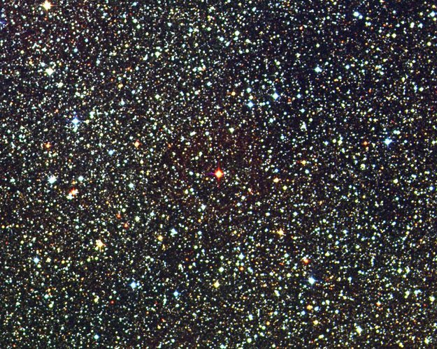 A vizinhança estelar do Sol. Proxima Centauri é a estrela vermelha ao centro.