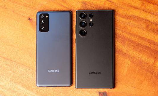Confira a lista de celulares Samsung que devem receber o Android 15.
