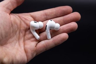 Os AirPods da Apple.