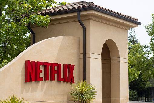 Os assinantes antigos que pagavam através da Apple deverão contratar novos planos diretamente com a Netflix.