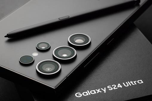 O Galaxy S24 chegou em 3 versões: padrão, Plus e Ultra.