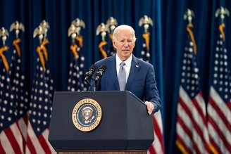 Joe Biden, presidente dos EUA, proíbe a comercialização massiva de dados.