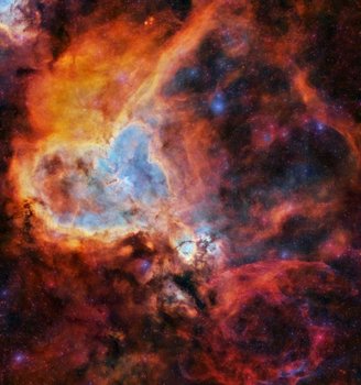 Conhecida como IC 1805, a Nebulosa do Coração é uma estrutura cósmica localizada próximo da constelação de Cassiopeia, a aproximadamente 7,5 mil anos-luz de distância da Terra.