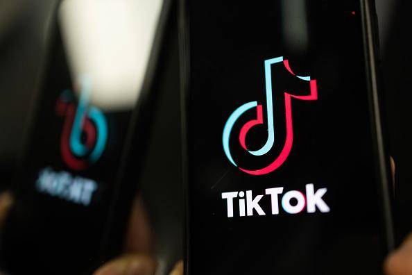 Trends do TikTok estão afetando como os jovens se estabelecem no mercado de trabalho.