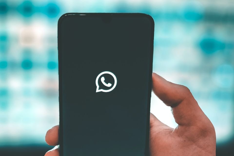 WhatsApp testa função que dispensa o código de verificação no iOS