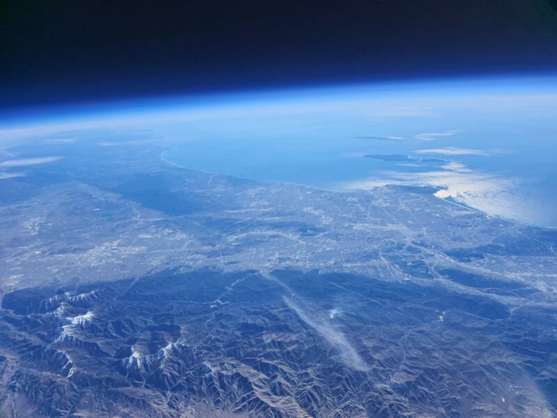 Uma das fotos tirada na altitude máxima alcançada pelos balões.