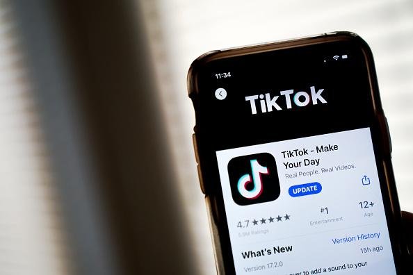 O TikTok em uma loja de apps (Imagem: Getty Images)