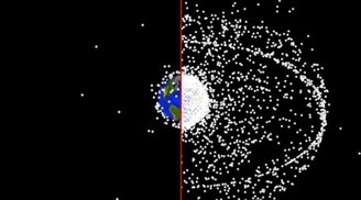 O lado esquerdo mostra a órbita da Terra em seu início primitivo; o lado direito apresenta a atual quantidade de lixo que orbita o planeta.