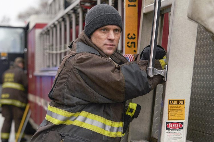 Chicago Fire é uma das principais séries do catálogo do Universal+, já disponível no Prime Video.