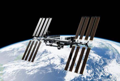 Será que os satélites do programa Starshield da SpaceX, estão sendo desenvolvidos para a espionagem global?