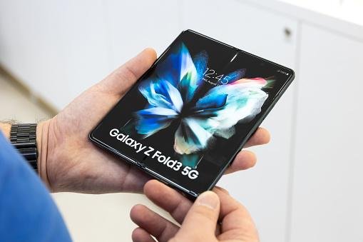 O Galaxy Z Fold 5, atual dobrável da Samsung.