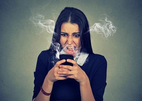 Usar muitos apps ao mesmo tempo pode aquecer o seu celular. (Fonte: GettyImages)