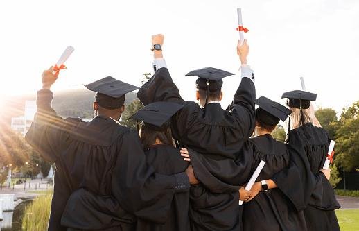 Logos University International (Fonte: GettyImages)