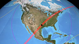 O caminho da totalidade visual do eclipse solar, pelo México, EUA e Canadá.