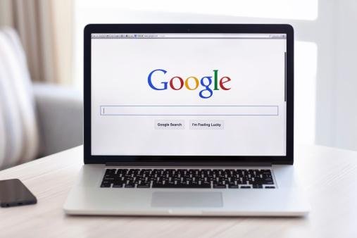 A página inicial do Google, que é também o seu próprio buscador. (Imagem: Getty Images)