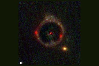 Resíduo do ajuste da imagem da NIRCam e do modelo da galáxia, revelando o anel.