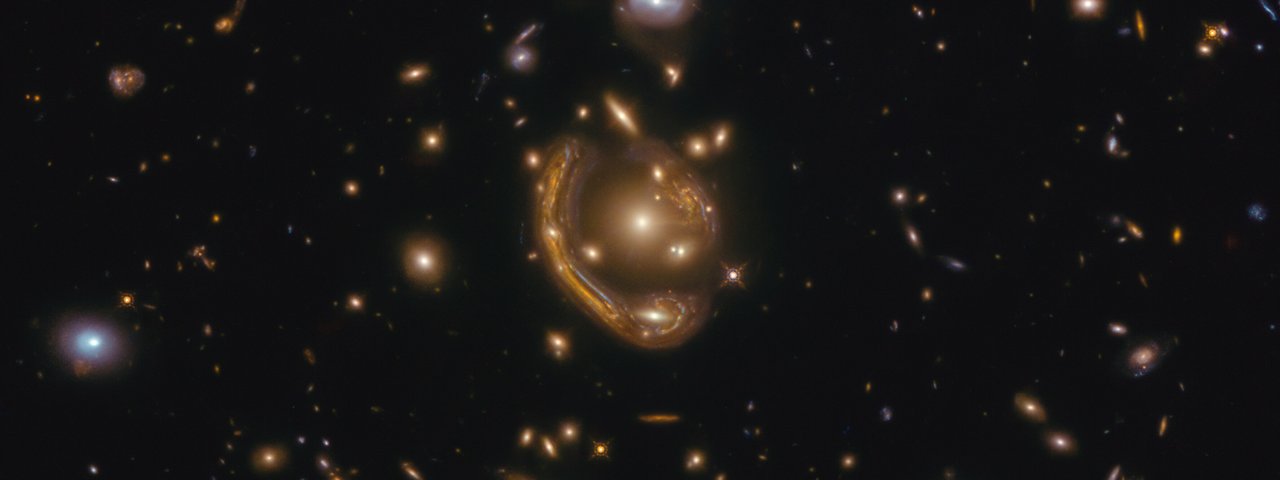 Imagem de: Anel de Einstein sugere que matéria escura interage entre si mesma; entenda