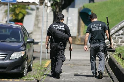 A Polícia Federal investiga o caso e tenta localizar os suspeitos.