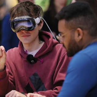 Imagem de Apple reduz previsão de vendas do Vision Pro em 2024 devido à baixa procura