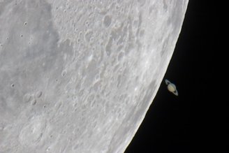 Registro de uma ocultação lunar de Saturno.