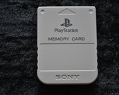 6 curiosidades sobre o Memory Card, o clássico acessório do PS1 e PS2