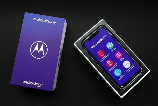 Quais celulares Motorola serão atualizados para o Android 15?