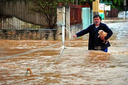 Os temporais no Rio Grande do Sul deixaram muitos desabrigados.