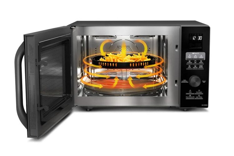 Modelo de Microondas com Air Fryer integrada.