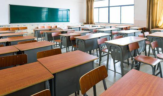 Os apps tiram a autonomia dos professores em sala, segundo o sindicato da categoria.