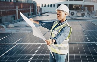 A energia solar ainda é vista como uma das mais vantajosas para o planeta. (Fonte: GettyImages/ Reprodução)