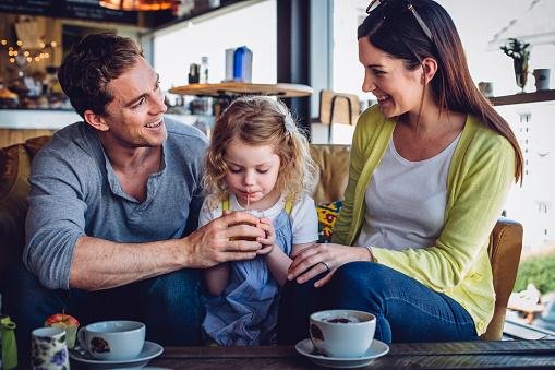 Filhos não deve ser impeditivo para quem deseja ingressar em um novo relacionamento. (Fonte: Getty Images/Reprodução)