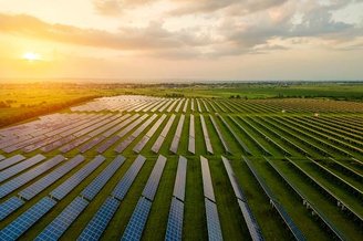 A exploração da assinatura de energia solar é considerada lícita pela ANEEL. (Fonte: GettyImages/ Reprodução)