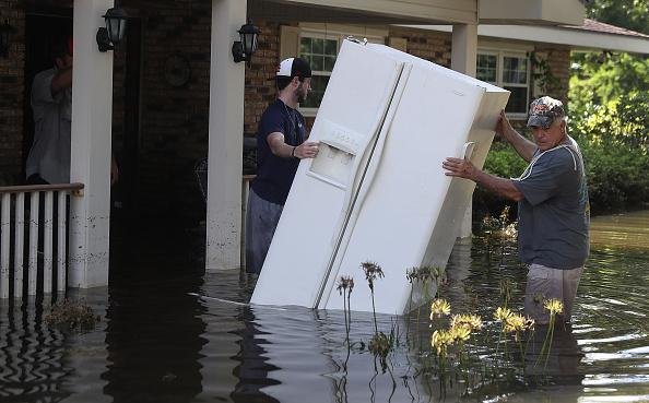 Após uma enchente, há eletrônicos que podem ser recuperados; veja como! (Getty Images/Reprodução)